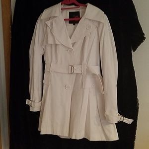 Guess white trench coat nwot